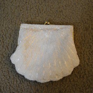 VINTAGE 80s White Beaded Clutch